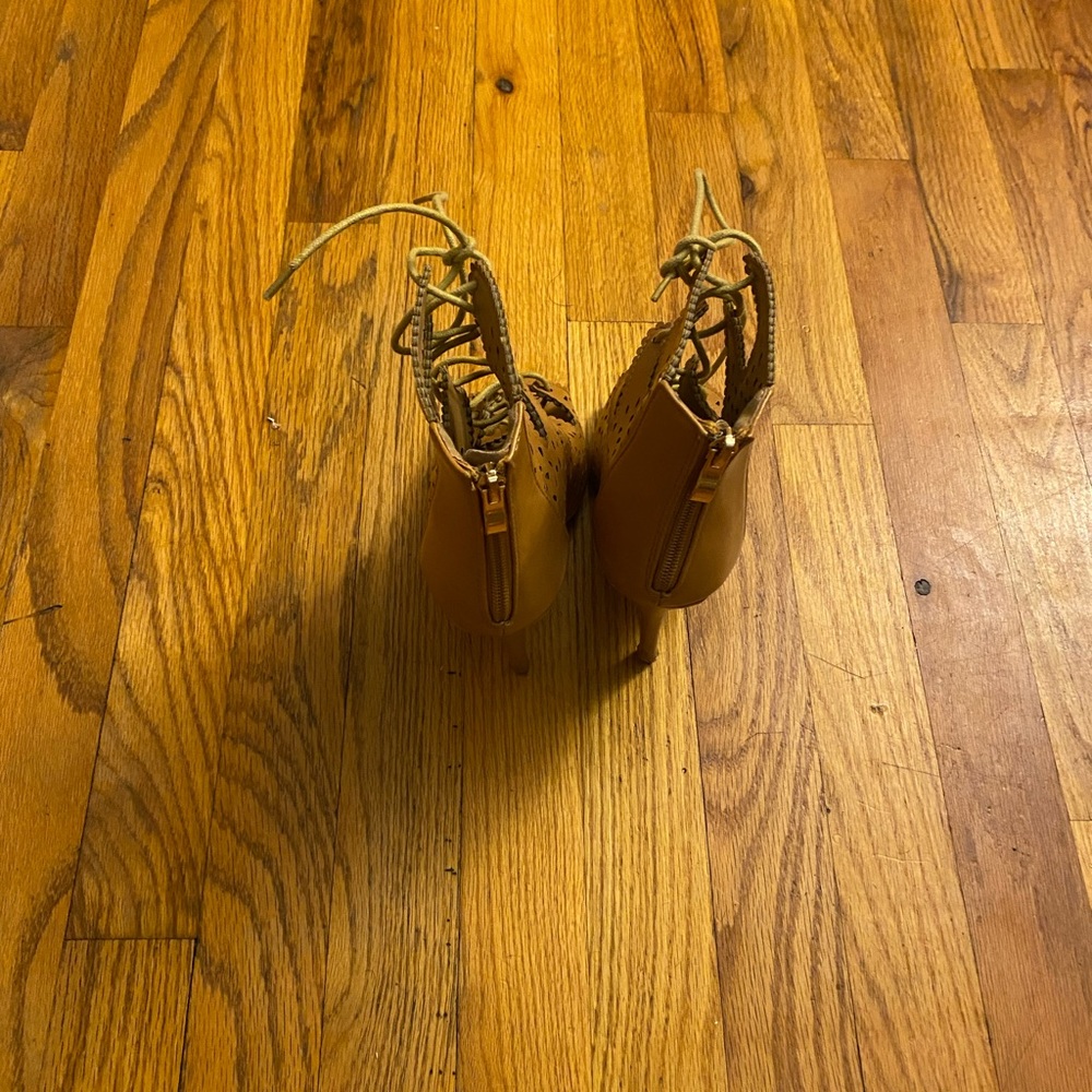 Open toe booties - Picture 4 of 5